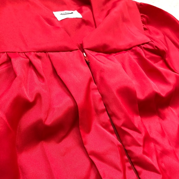 Red Graduation Cap & Gown W/ Red & Gold Tassel Unisex (Size 5'-10" - 6'-0") - Picture 16 of 16